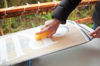 How To Wax A Snowboard?